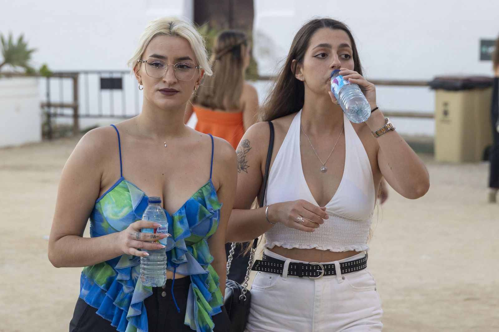 Búscate en las imágenes del concierto de Emilia en Concert Music Festival