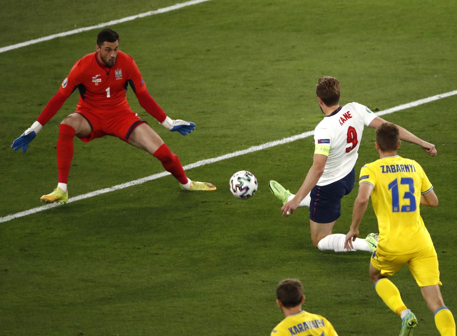 Kane anota uno de sus goles.