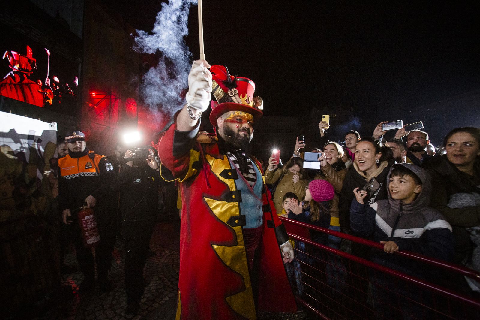 Las imágenes del pregón y la quema del Dios Momo