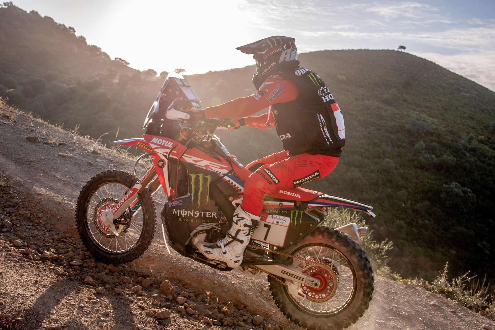 Los grandes del Dakar enseñan el paisaje rural de Andalucía