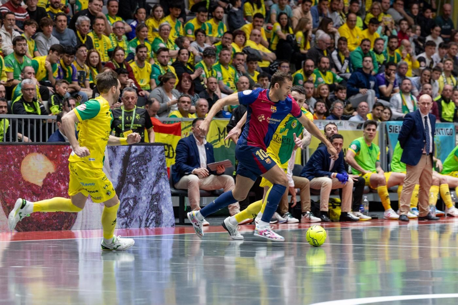 El éxtasis de la victoria copera del Jaén Paraíso Interior FS sobre el Barça, en imágenes