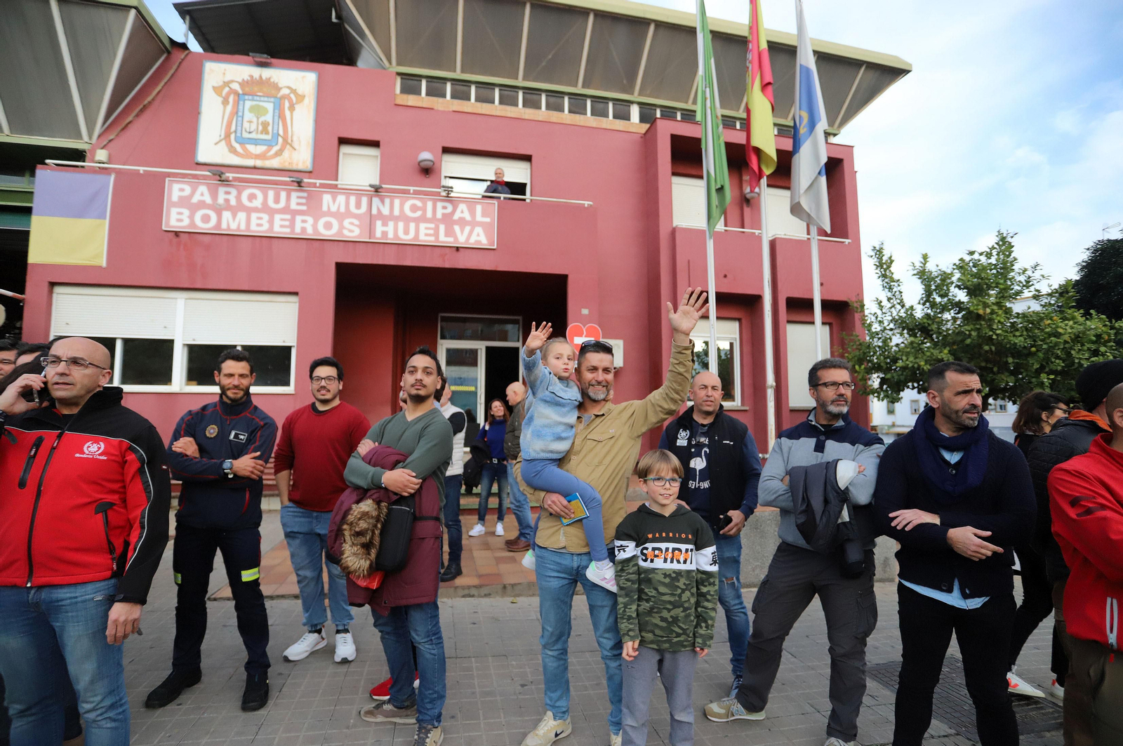 Imágenes del emotivo regreso de los Bomberos de Huelva tras sus labores de rescate en Turquía