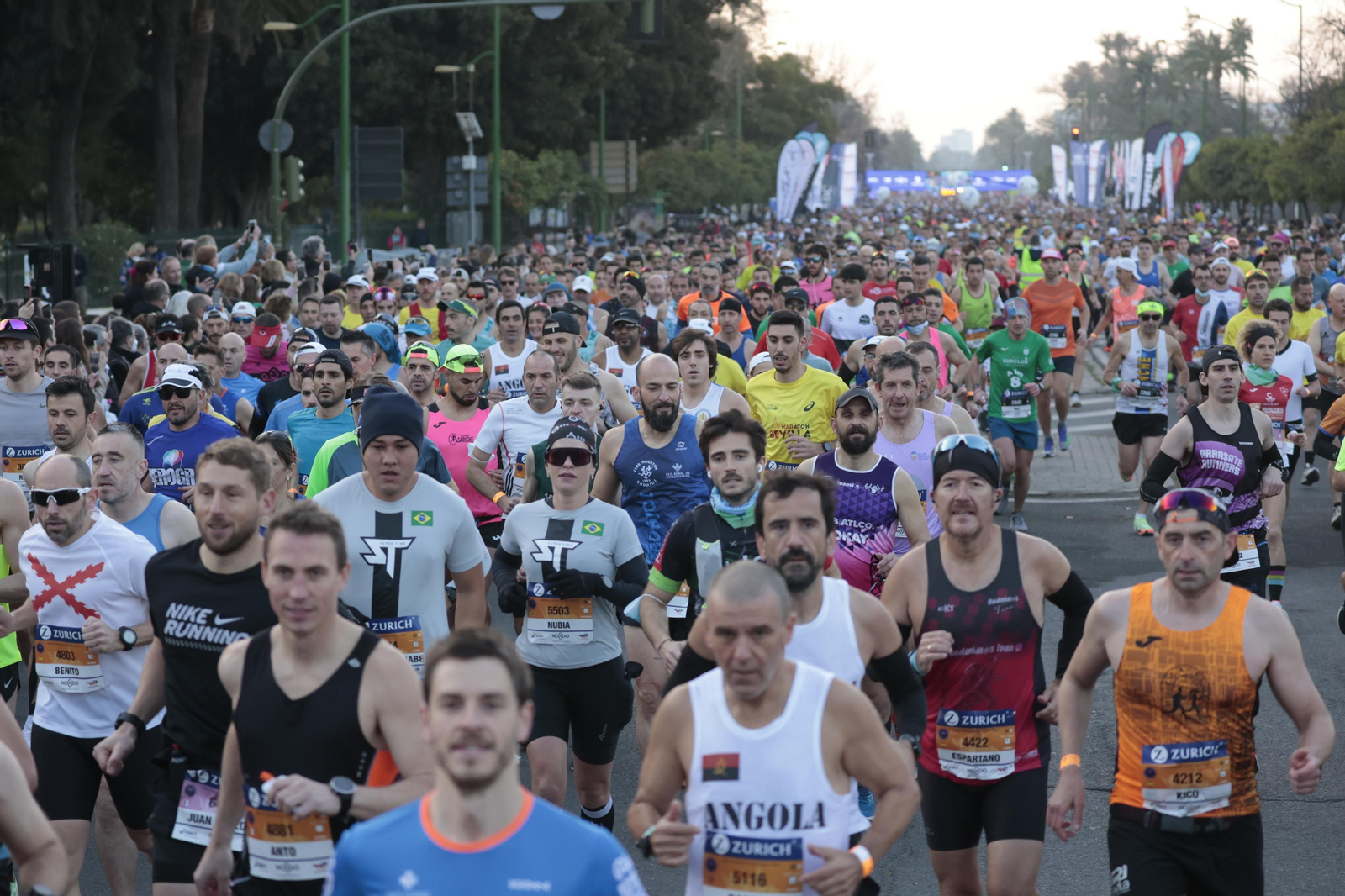 Las imágenes de la Maratón de Sevilla 2022 (1)