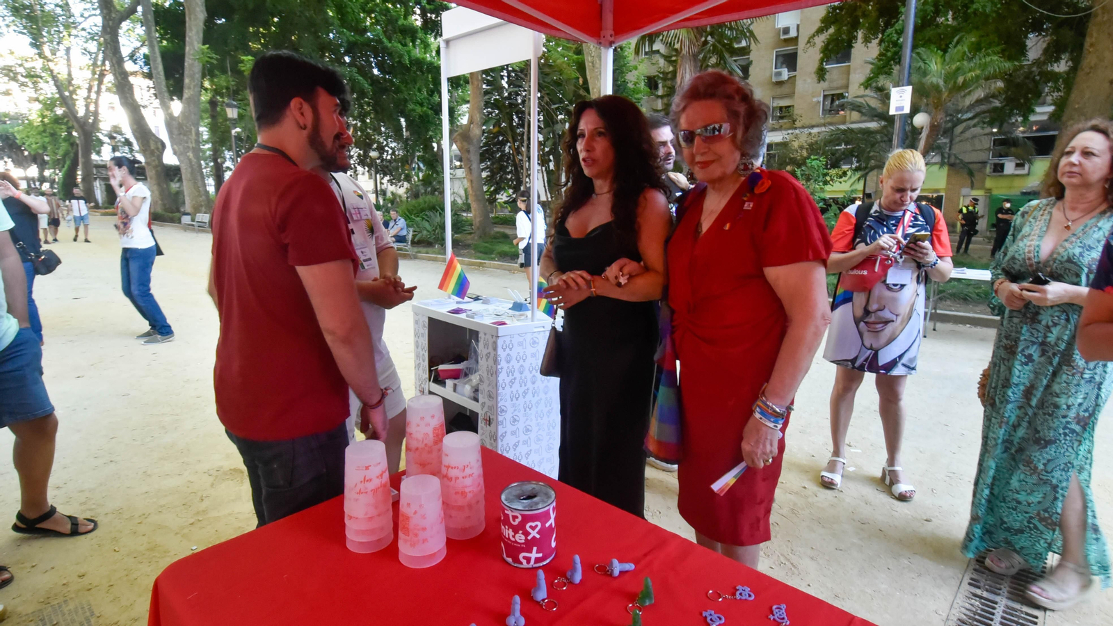 Fotos de la celebración del Orgullo LGTBI en Algeciras con Manolita Chen