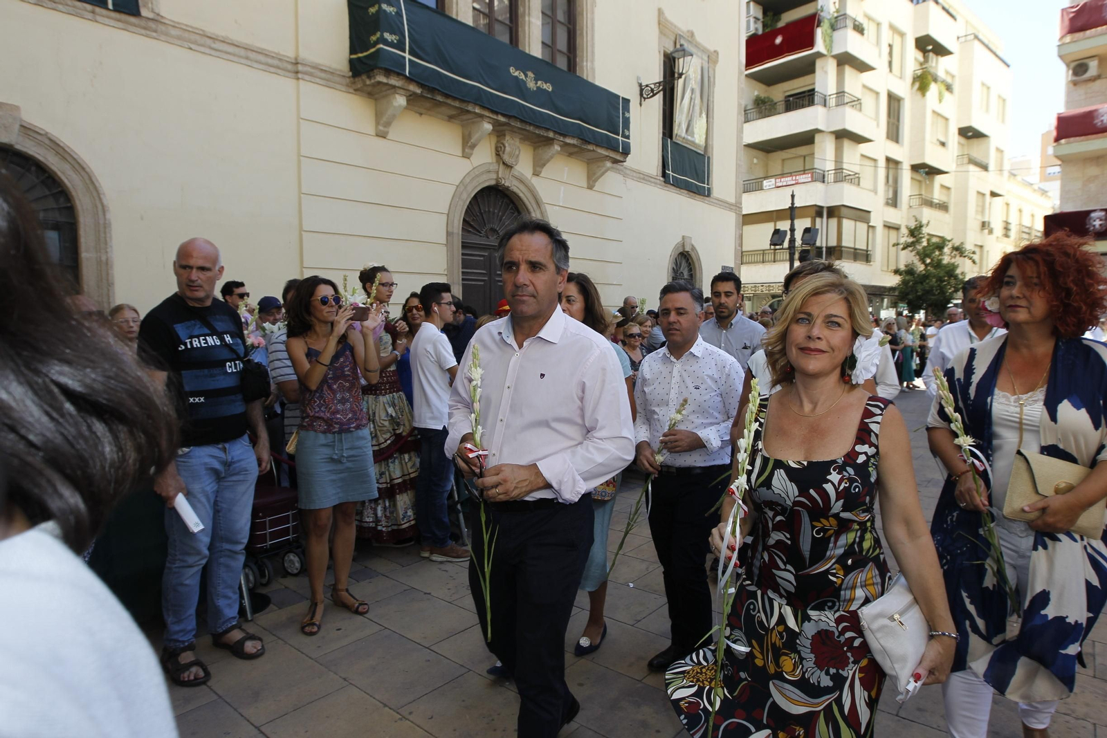 Fotogalería ofrenda floral a la Virgen del Mar. Feria de Almería 2019