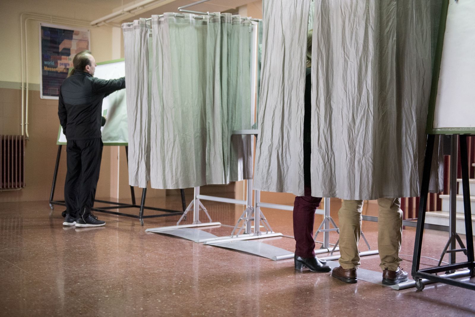 Los granadinos votan en el 2-D