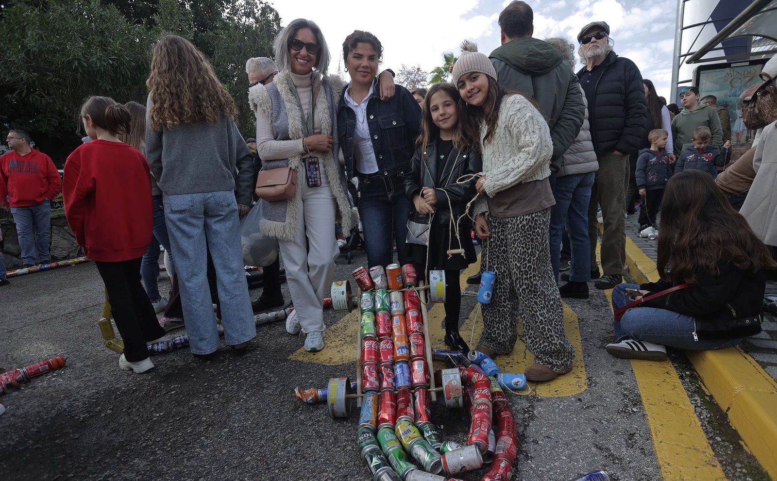 Búscate en el multitudinario arrastre de latas 2026 en Algeciras