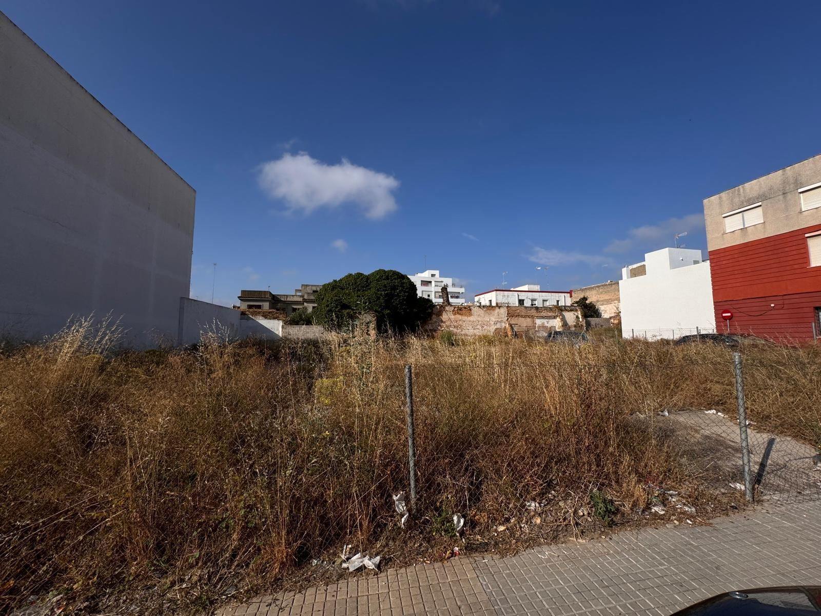 Aspecto que presneta la parcela que anteriormente ocupaba el Mercdao de la Paz.