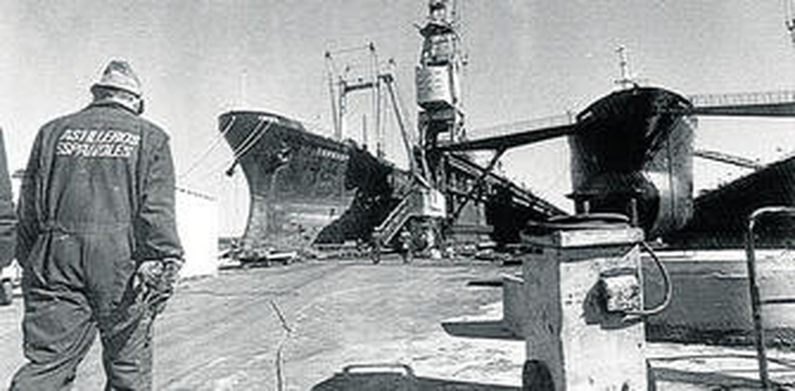 Una imagen de archivo de los astilleros gaditanos en los que trabajó durante años Félix Ruiz Guillén.