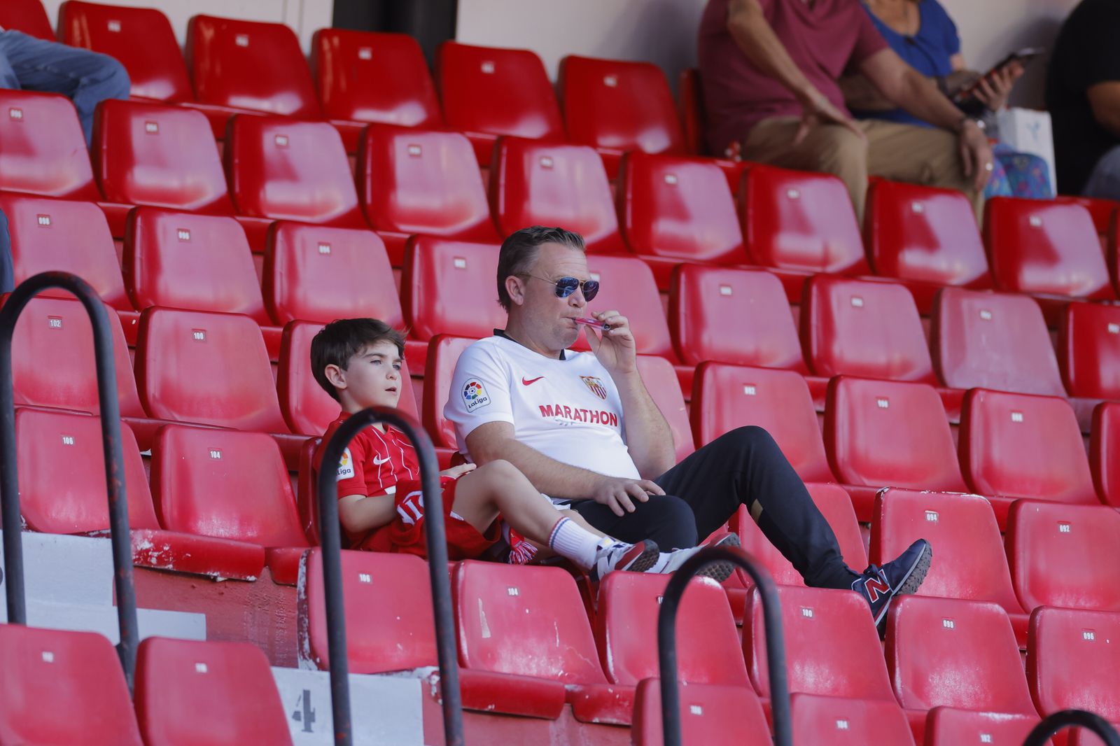 Búscate en las fotos del Sevilla-Almería