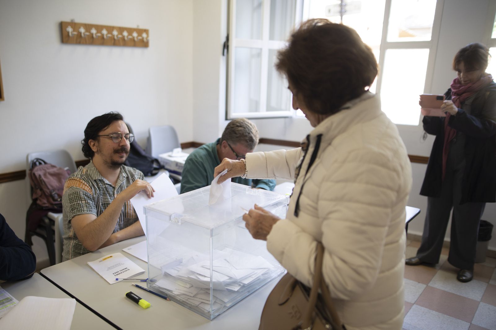 Fotos: así está votando Granada en el inicio de las elecciones municipales 2023