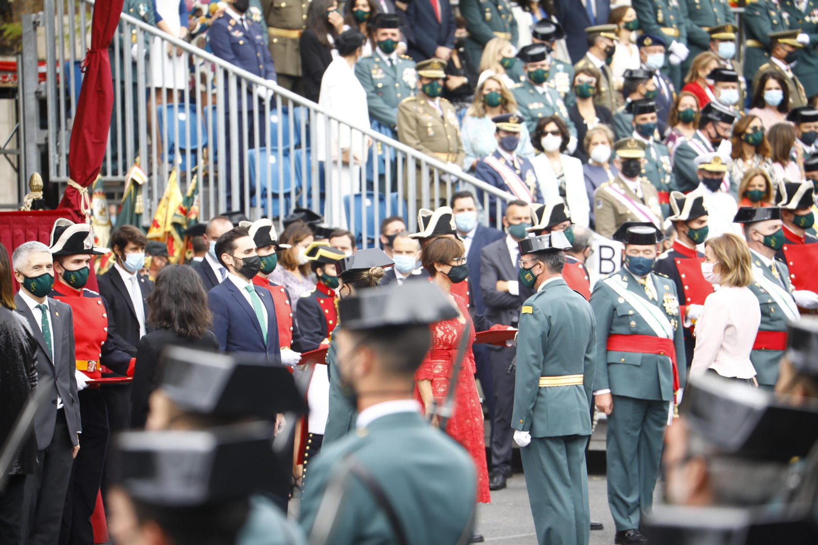 El desfile por la celebración de la semana de la Guardia Civil en Córdoba, en fotografías