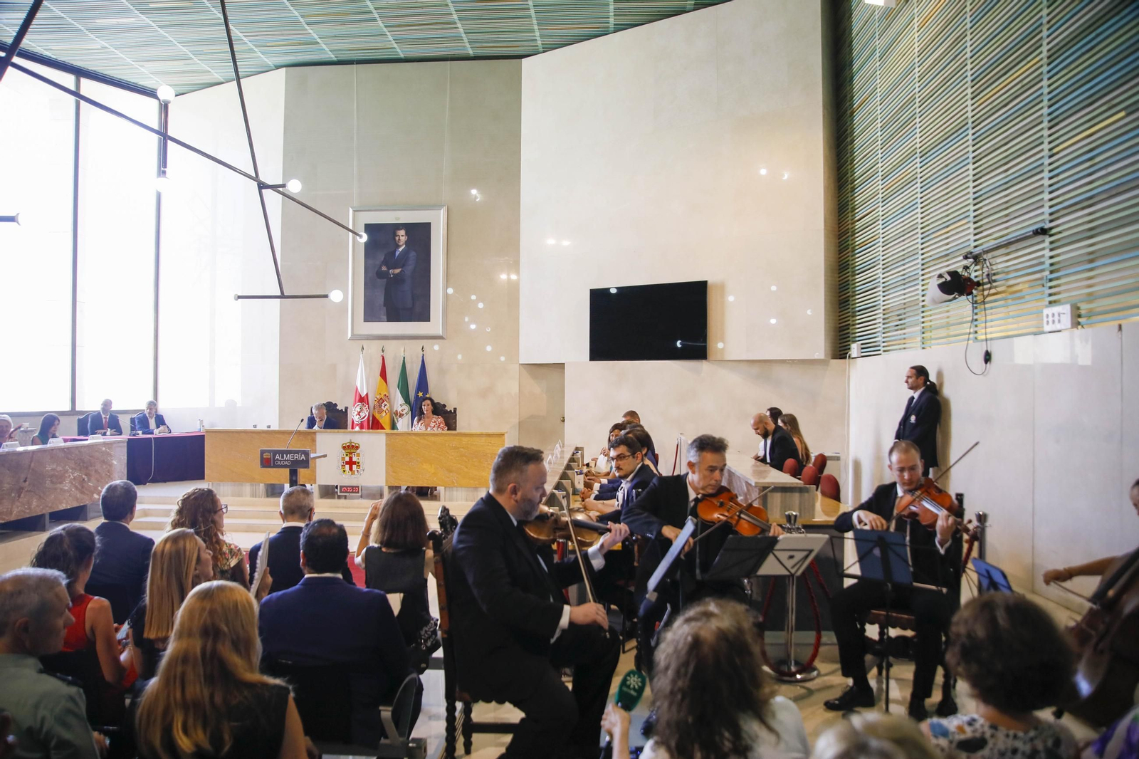 Placa de memoria histórica en el monumento de los coloraos, en imágenes
