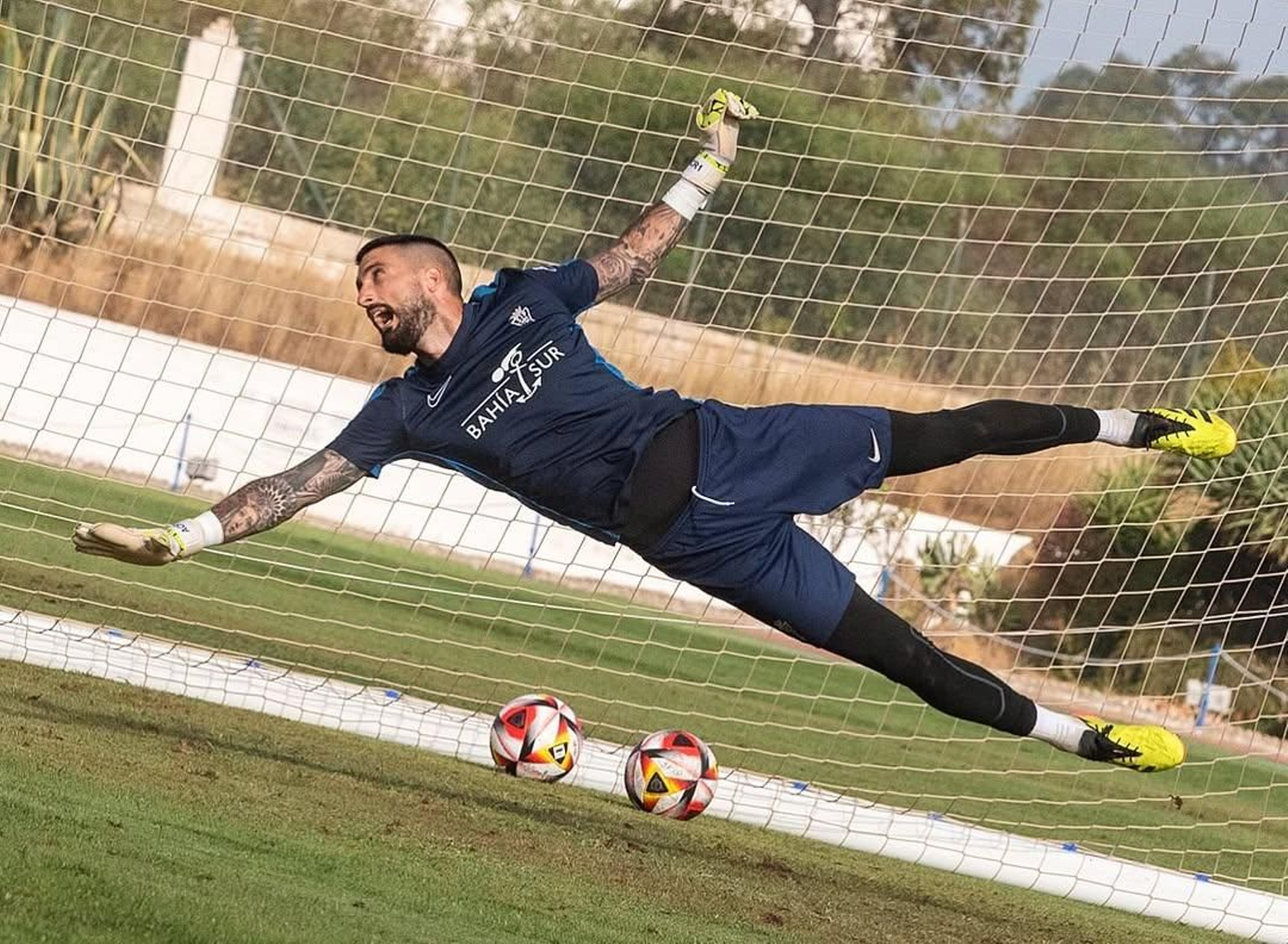 Ángel de la Calzada, en un entrenamiento de la pasada temporada con el San Fernando CD.
