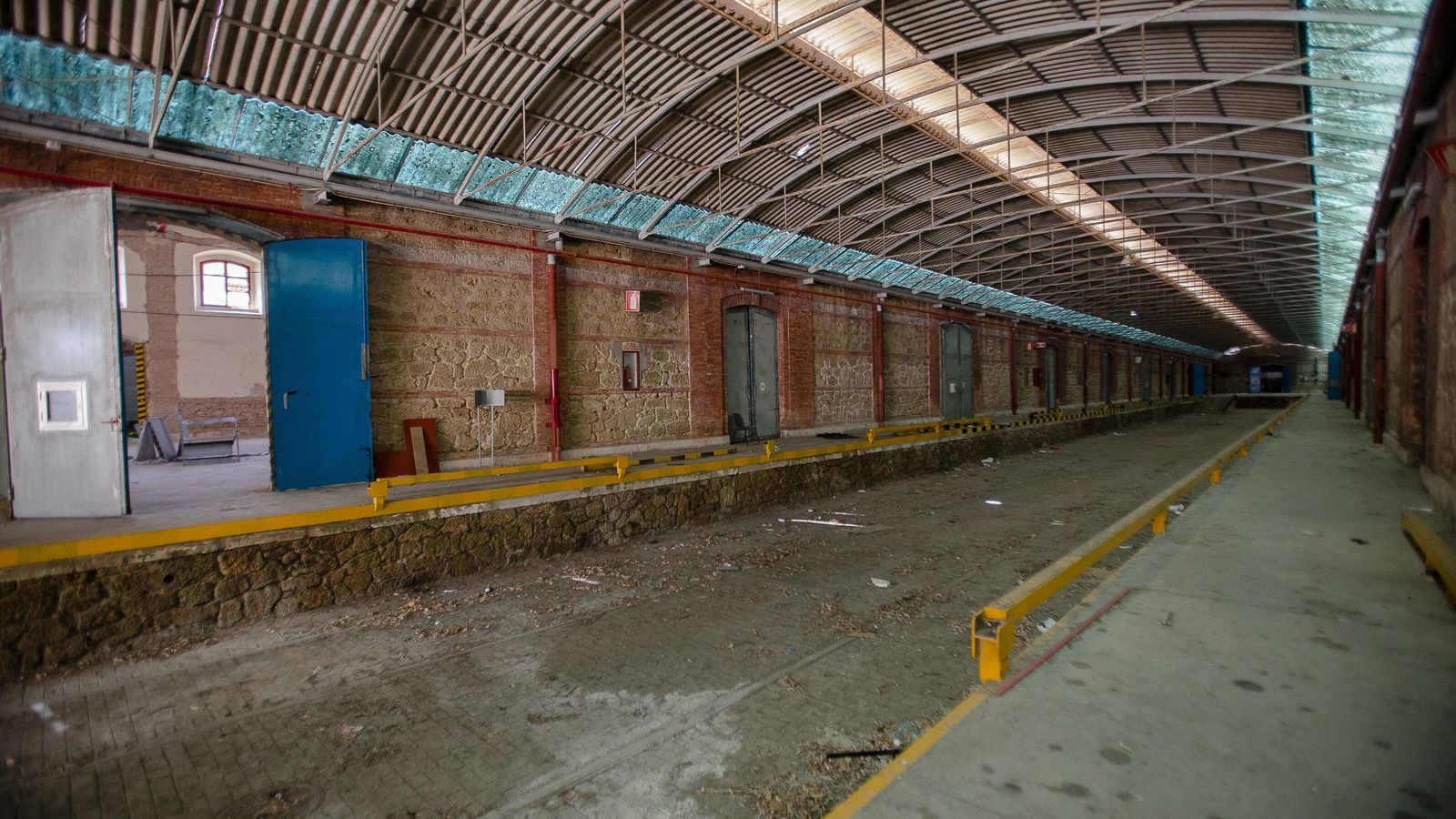 La zona de las vías se convertirá en el acceso al complejo tras una profunda reforma.