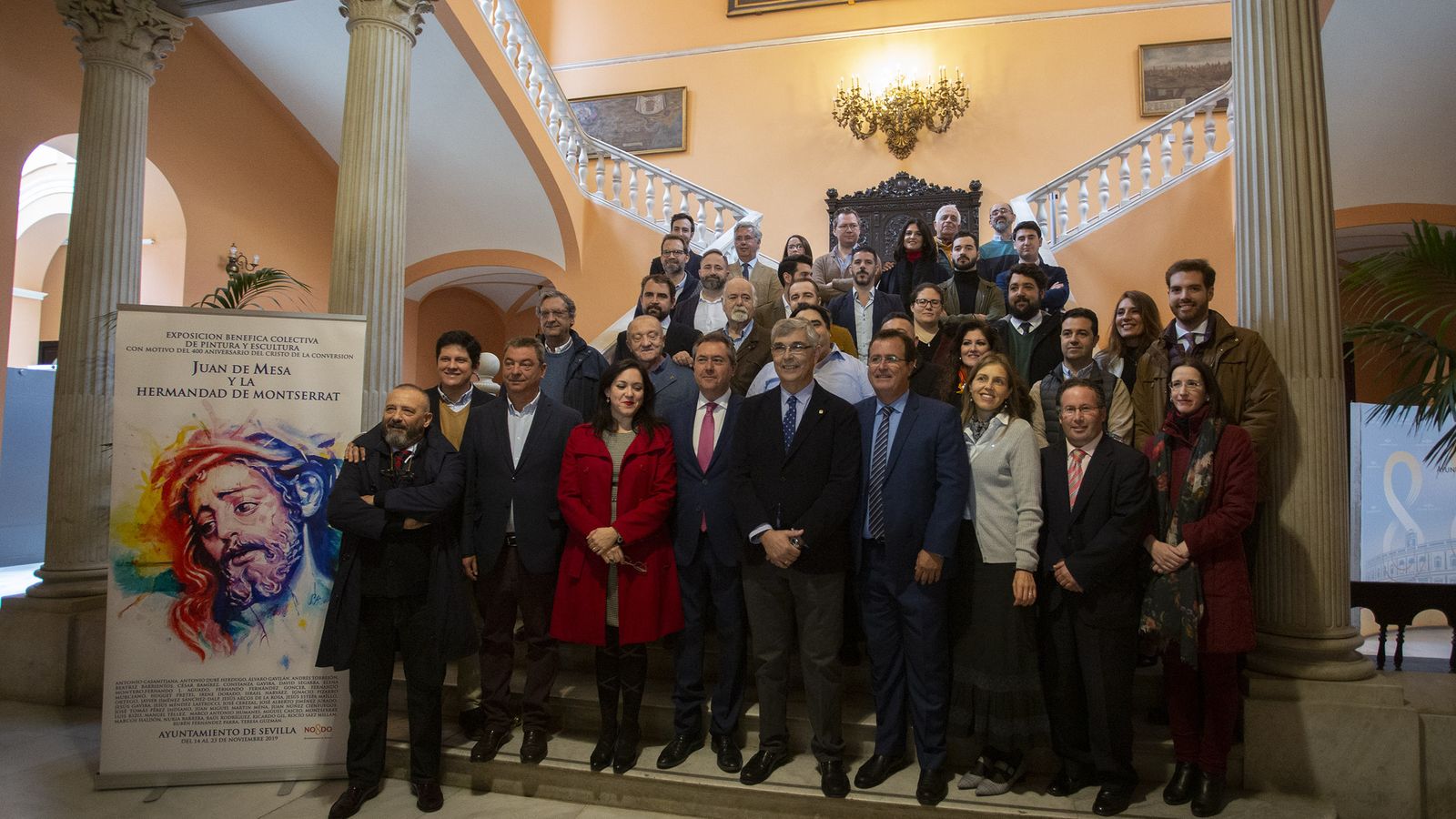 Los artistas con las autoridades.