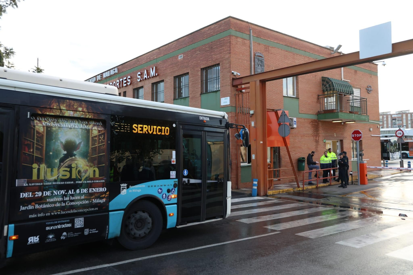 La huelga de autobuses en Málaga en imagenes