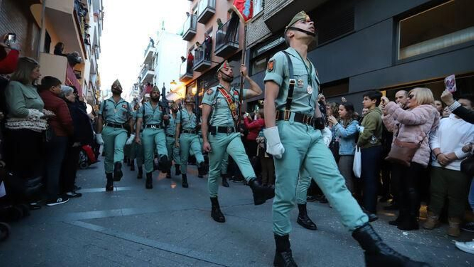 Así fue la procesión del Cristo de la Vera+Cruz acompañado por la Legión en el año 2019