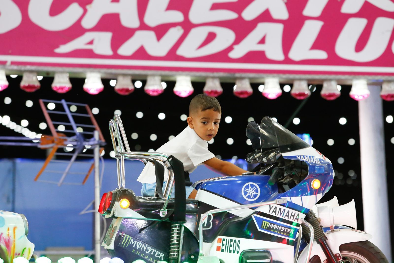 Búscate en las fotos del lunes en la Feria de La Línea