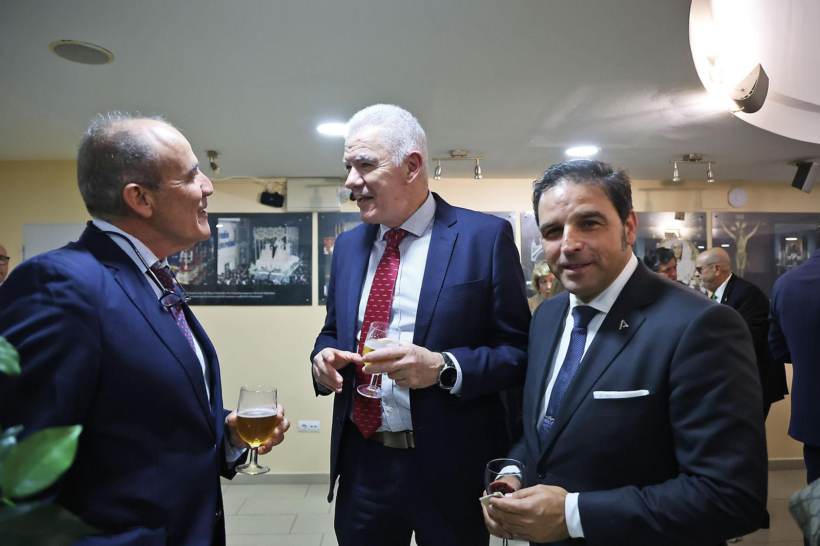 Imágenes del ambiente en la Exaltación a la Saeta de Huelva