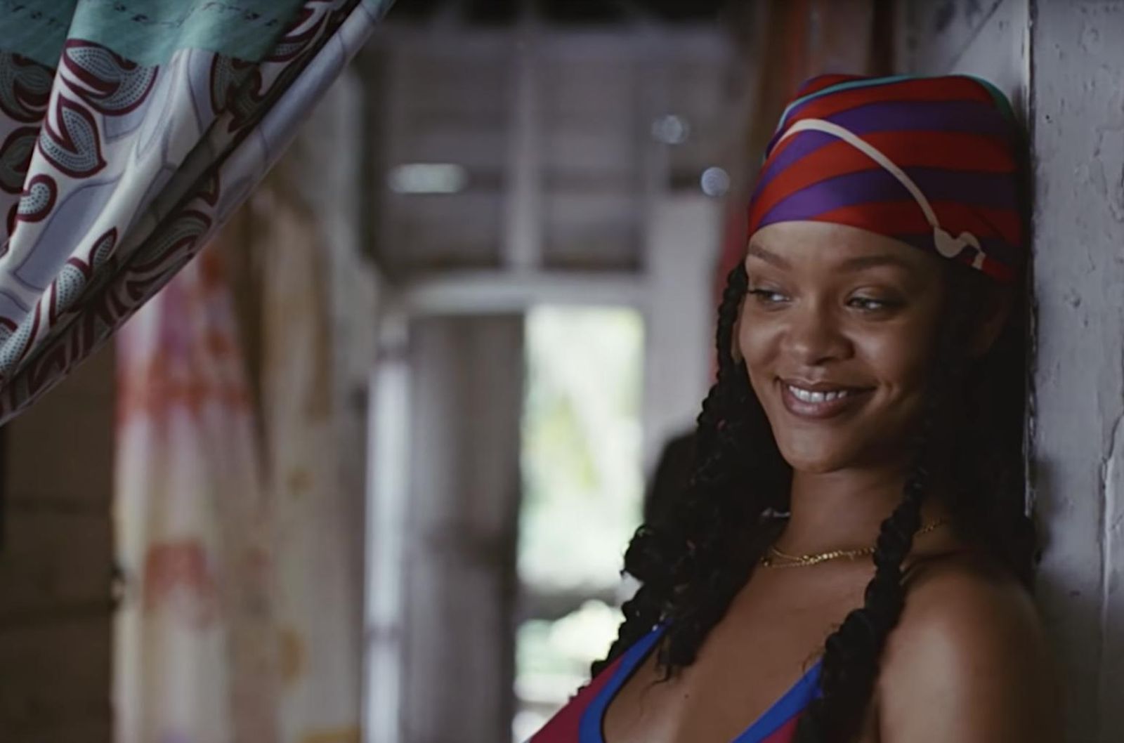 La diva de Barbados Rihanna como Kofi 'Guava Island'