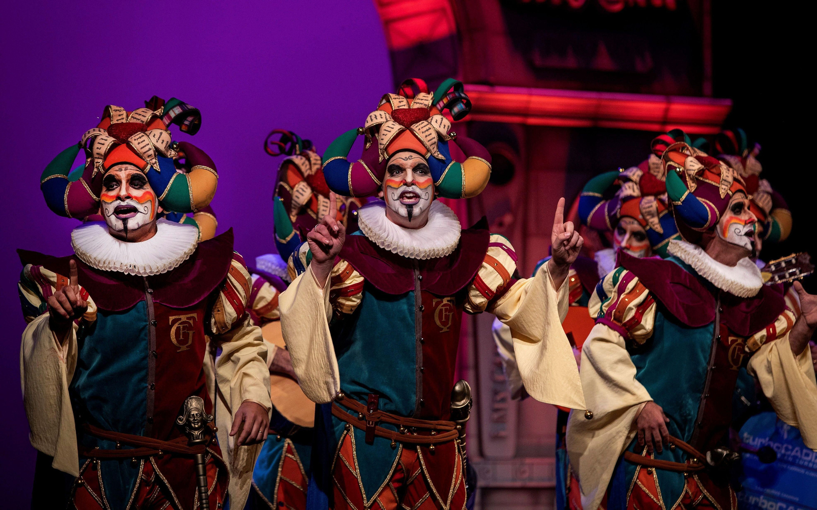 La comparsa 'Oh capitán, mi capitán' en una actuación.