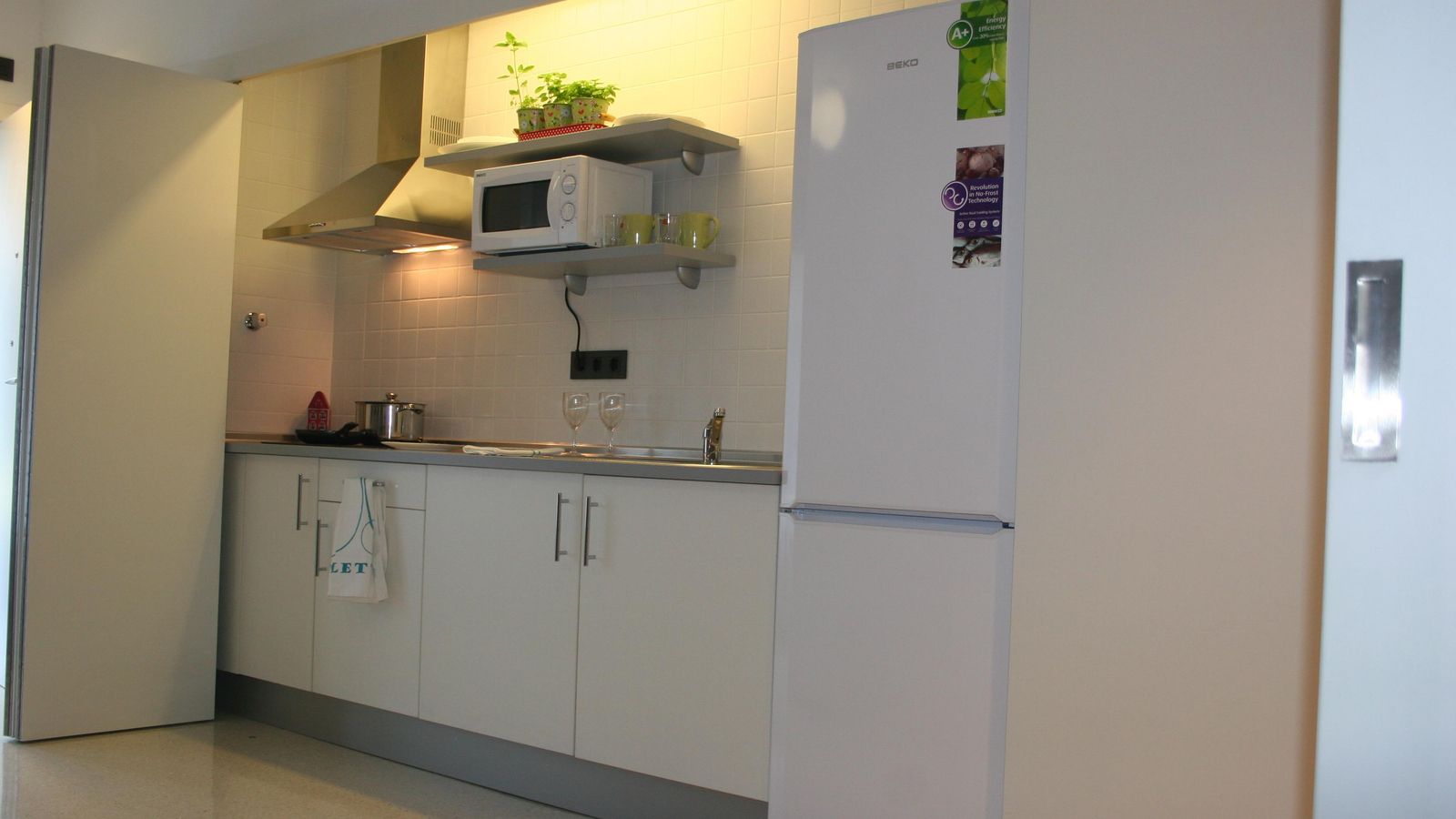 El concepto de la vivienda se asemeja a la de apartahotel.