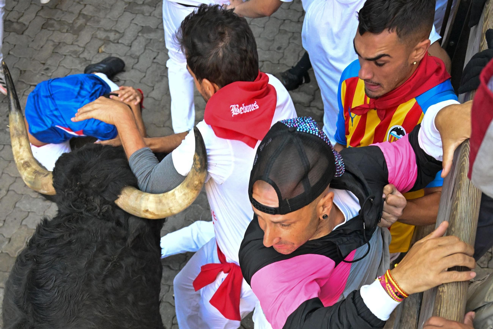 La bravura de Tarifa se hace notar en Pamplona: tres heridos en un encierro con toros de La Palmosilla