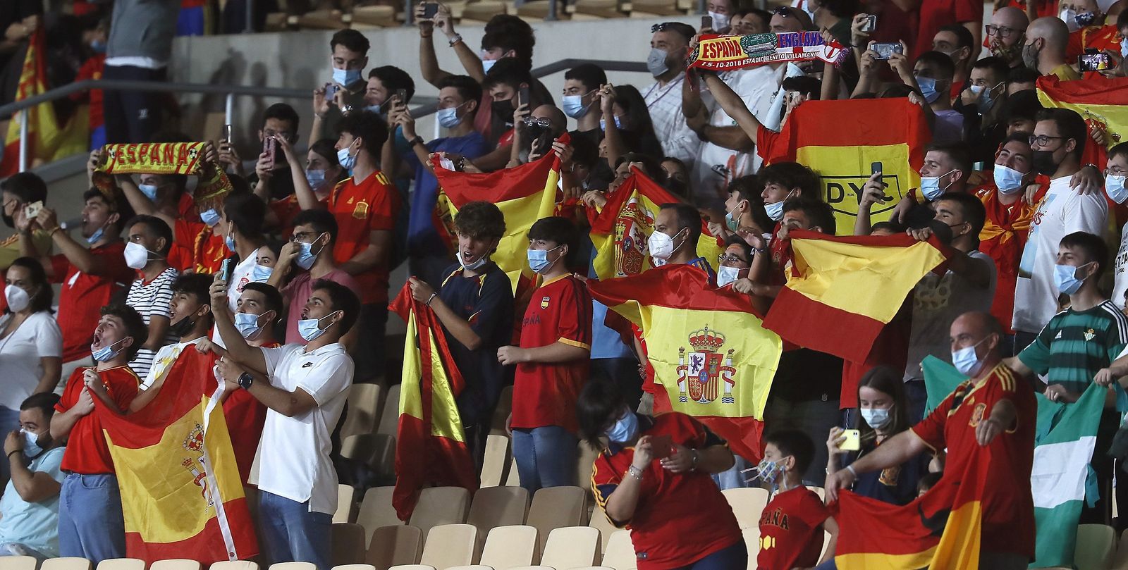 Aficionados españoles en La Cartuja.