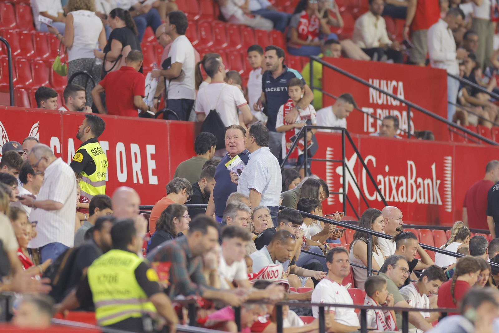 Búscate en las fotos del Sevilla-Rayo