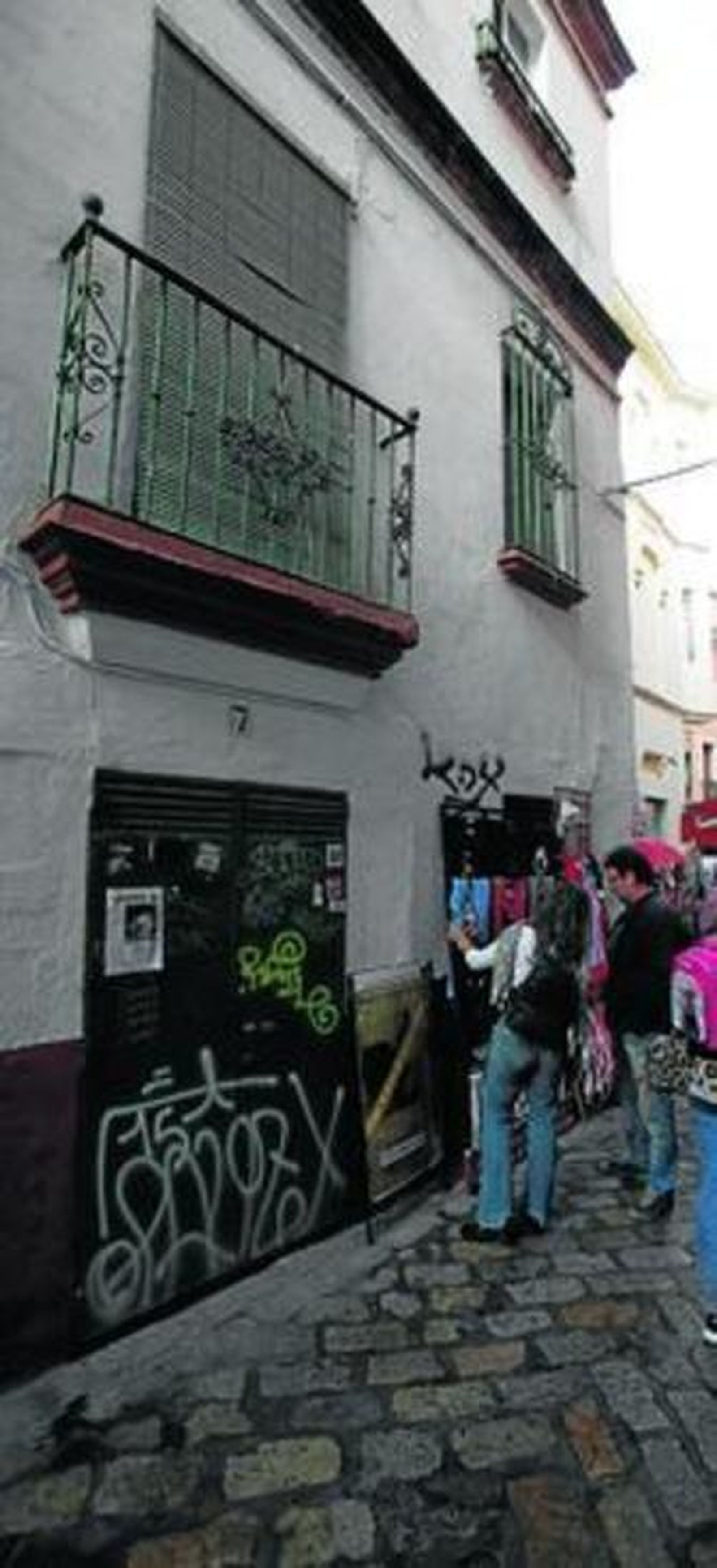 Inmueble en el número 7 de Ximénez de Enciso que saldrá a subasta.