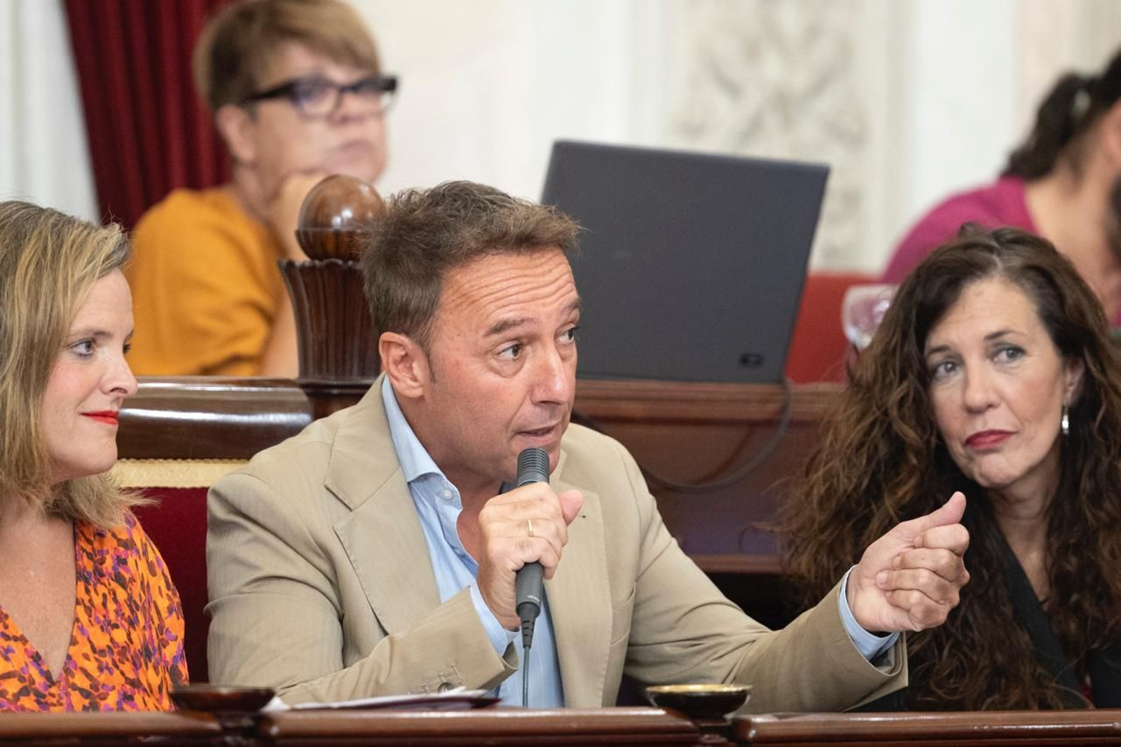 El concejal de Urbanismo, José Manuel Cossi, durante su intervención en el Pleno de este jueves.