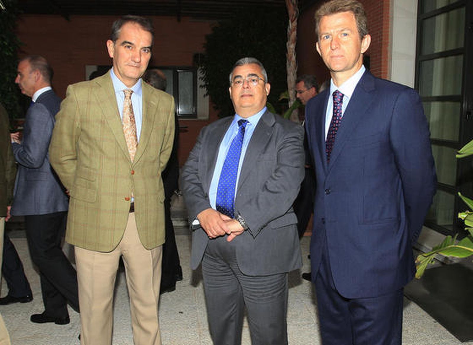 José Luis García del Pueyo, del Grupo Joly, Jesús Parrajelo, director de comunicación de Renfe, y Fernando Ortega.

Foto: Sergio Camacho
