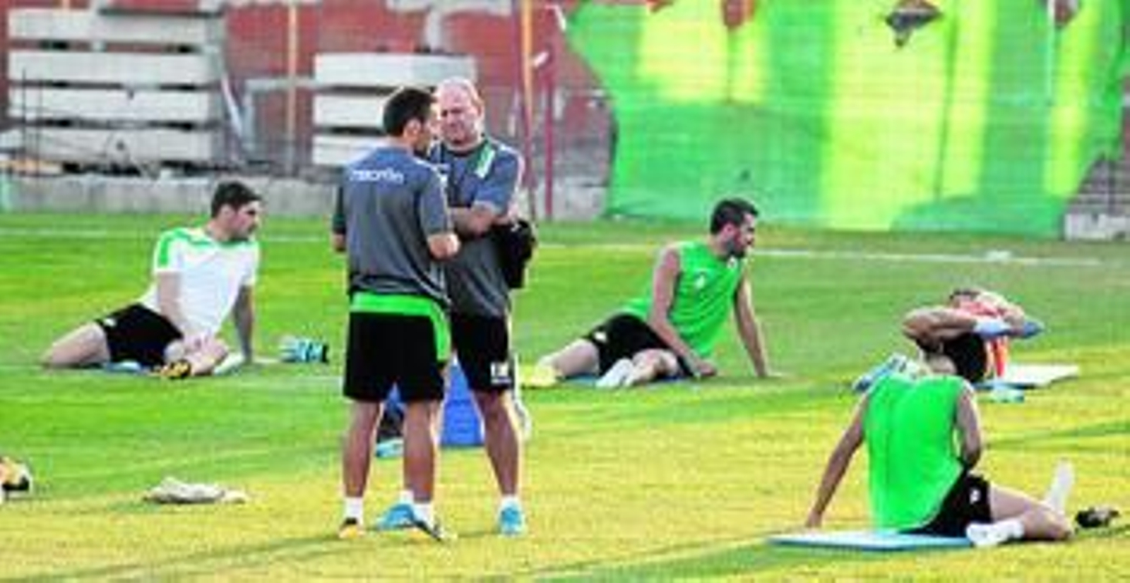 Rubén Castro realiza carrera junto a Juan Carlos y Jordi Figueras.