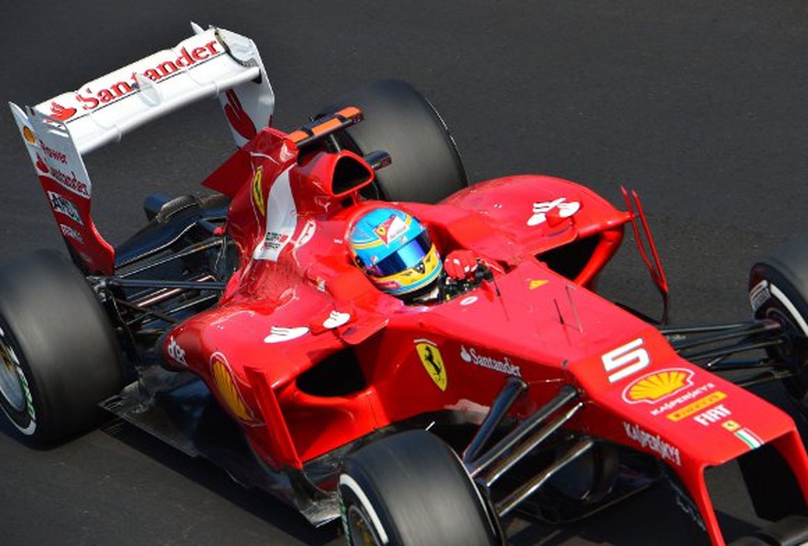 Hamilton marca la 'pole' y Alonso saldrá décimo tras un problema mecánico