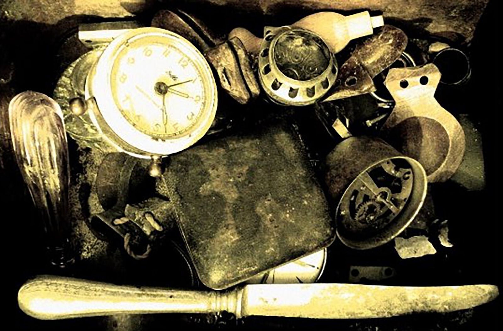 El brillo de lo antiguo. Mercado Calle Feria. Sevilla.