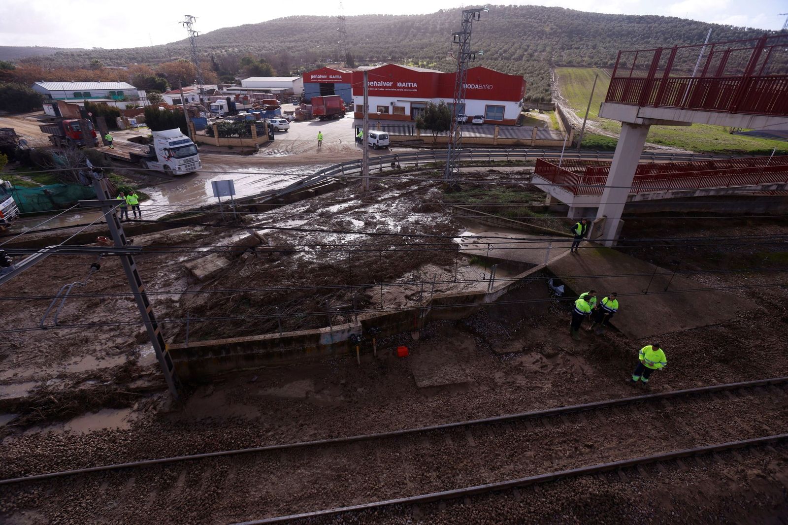 Caída de un muro de contención en Villa del Río
