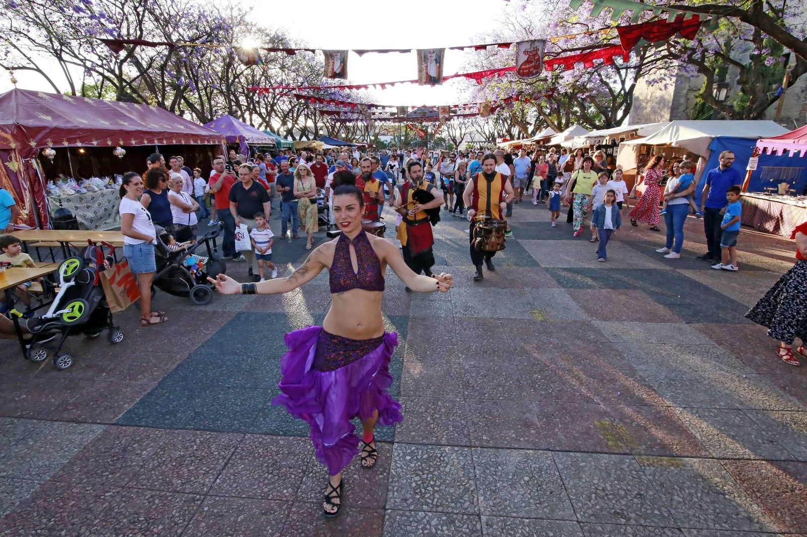 Imágenes del mercado medieval en la Alameda Vieja de Jerez