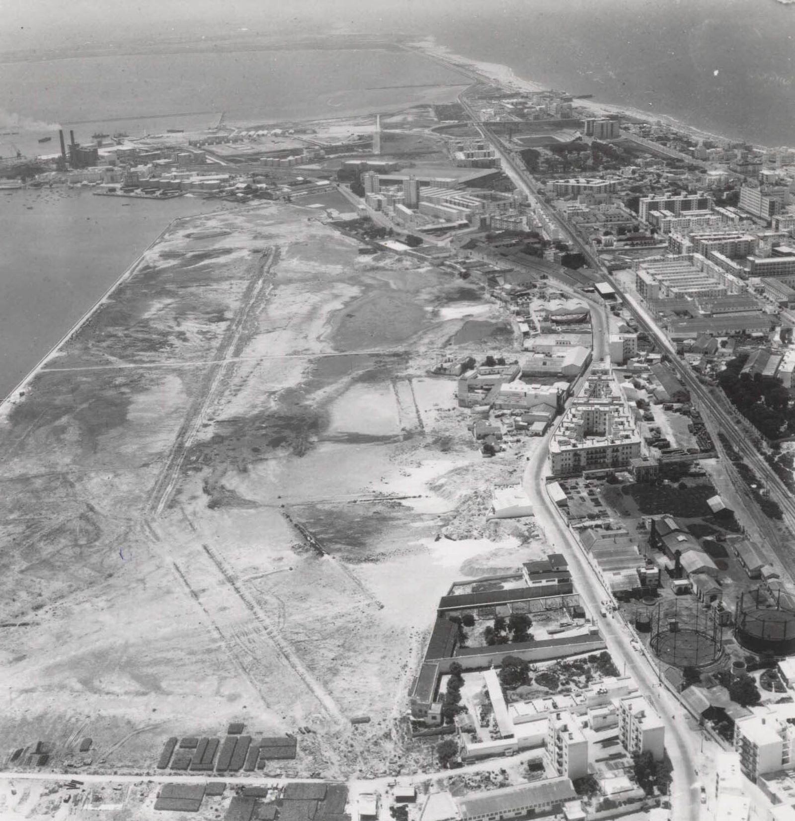 Así creció Cádiz a través de imágenes espectaculares