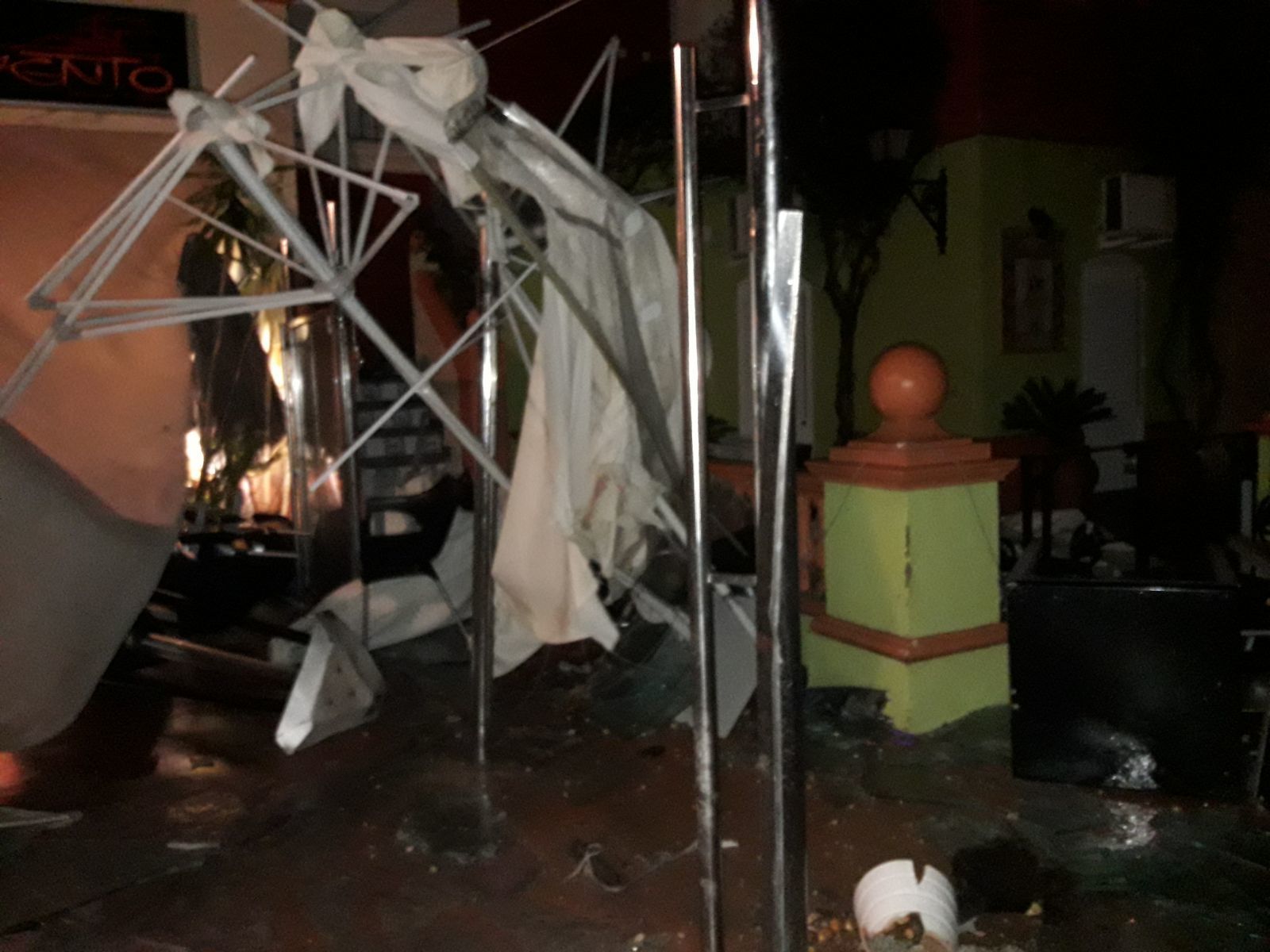 Un tornado causa estragos en Puerto Sherry