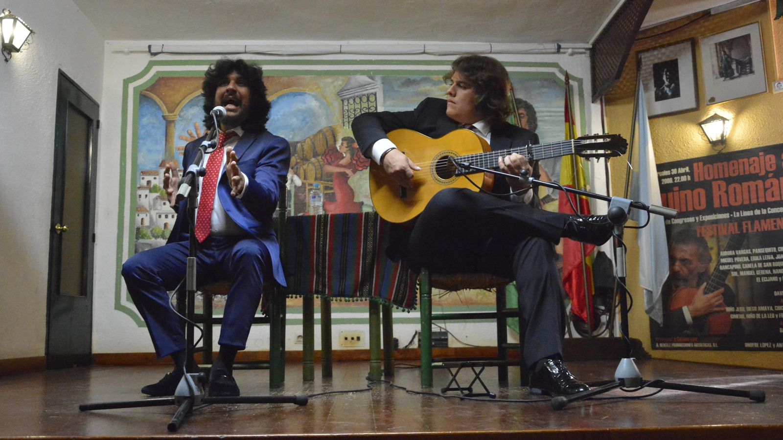 Rancapino Chico y Paco León, en la Peña Cultural Flamenca de La Línea.