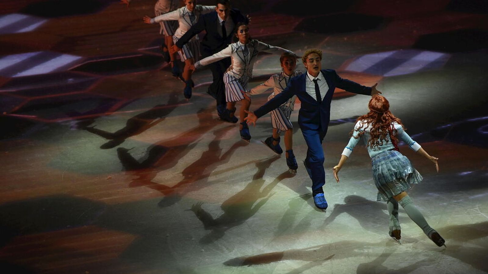 Un grupo de patinadores en 'Crystal'.