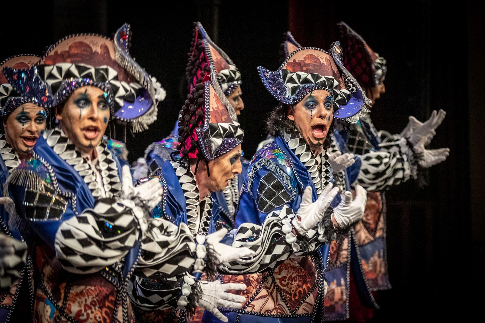 La comparsa de Juan Carlos Aragón 'La gaditanissima' se encargo de cerrar la sesión