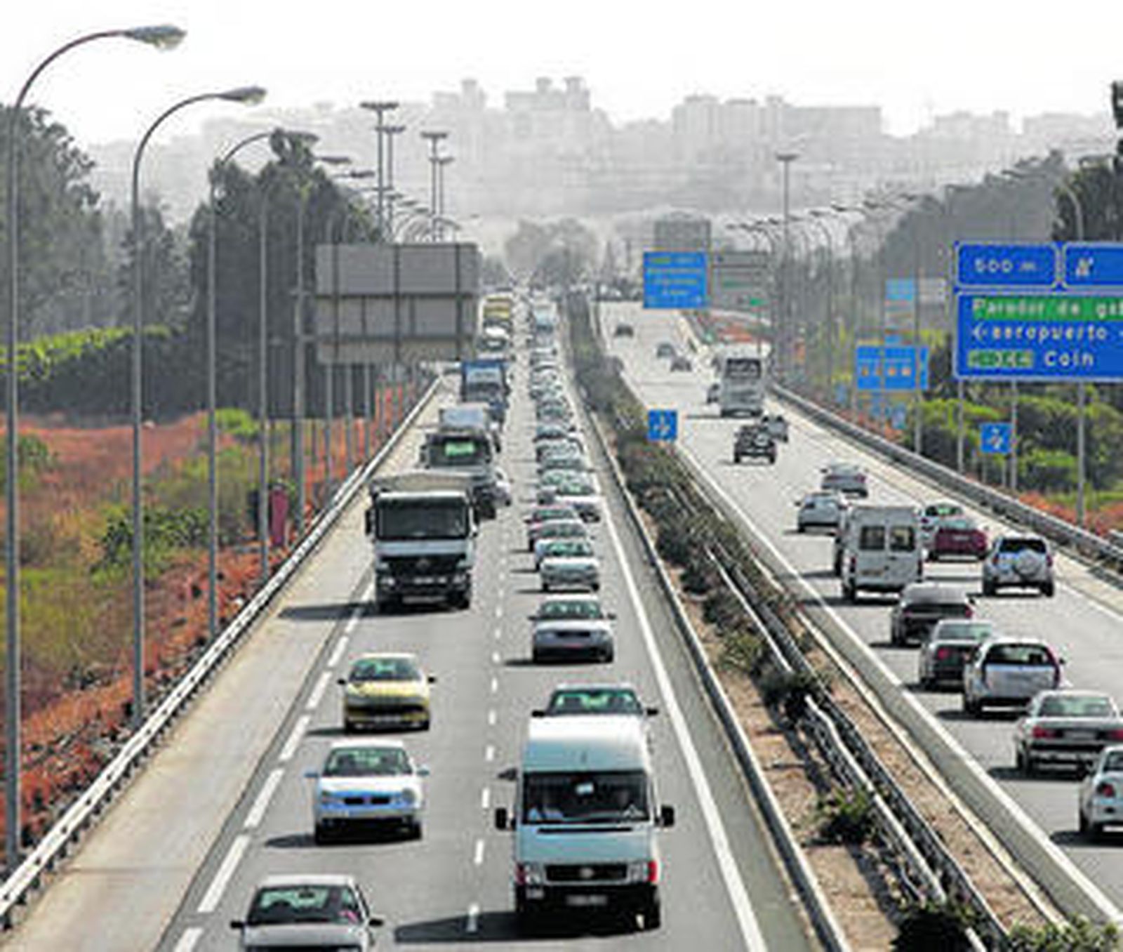 Vista de la MA-20 entre Torremolinos y Málaga.