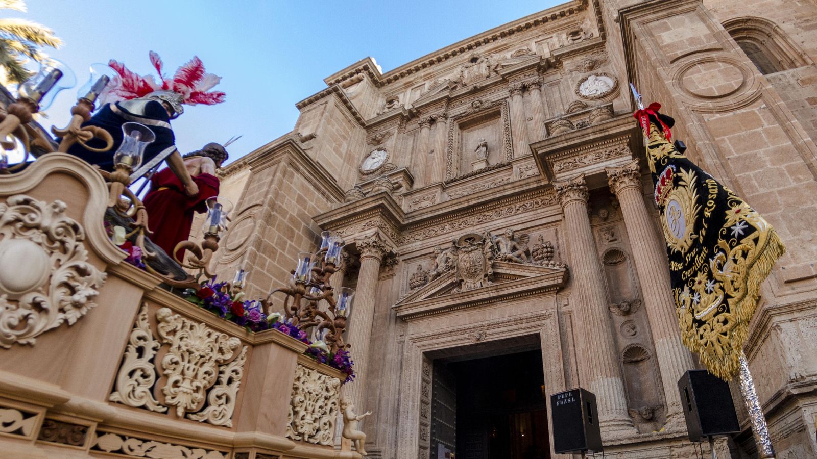 Misterio de la Misericordia en la plaza de la Catedral.
