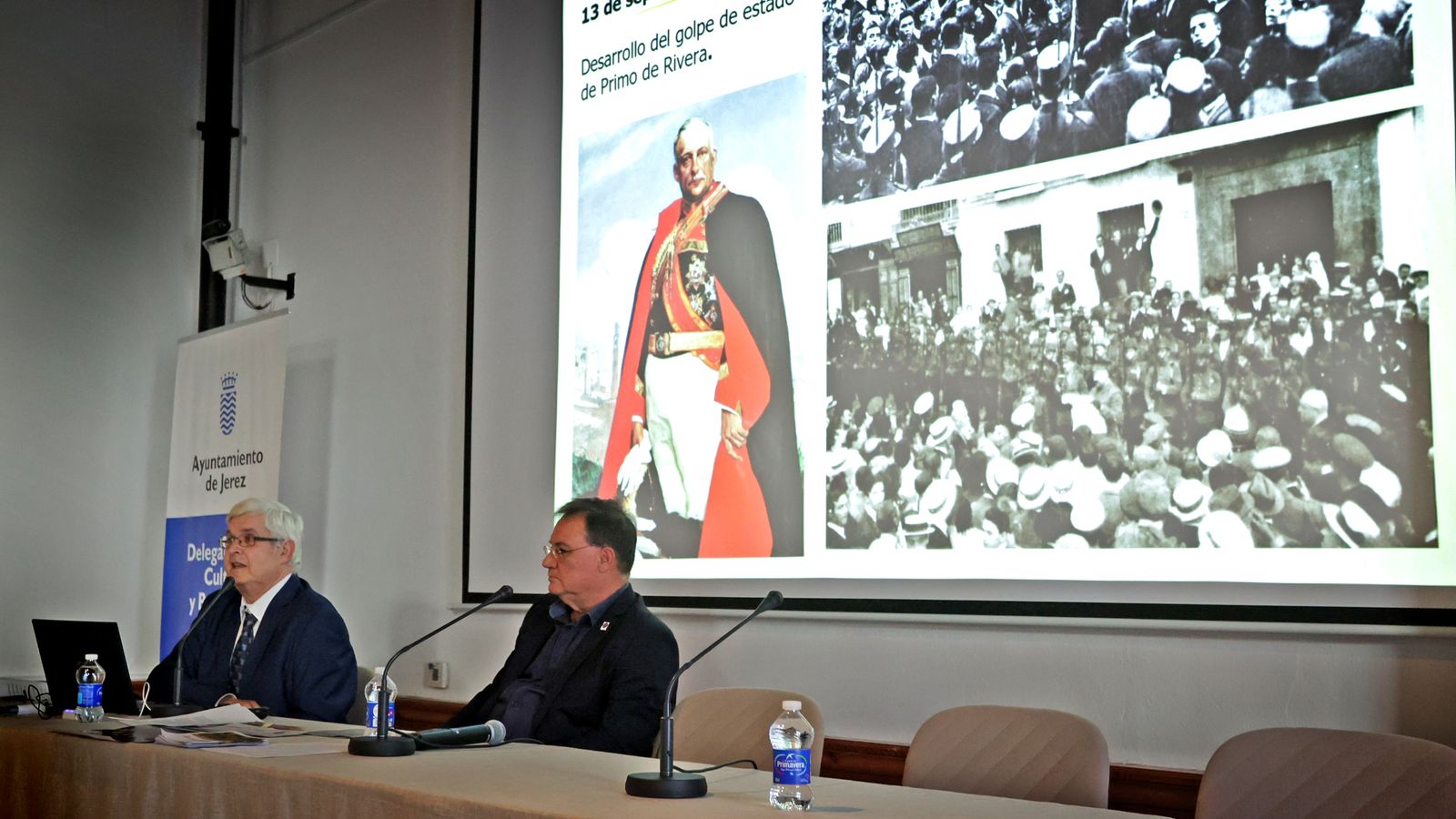 Un momento de la conferencia de Leandro Álvarez.