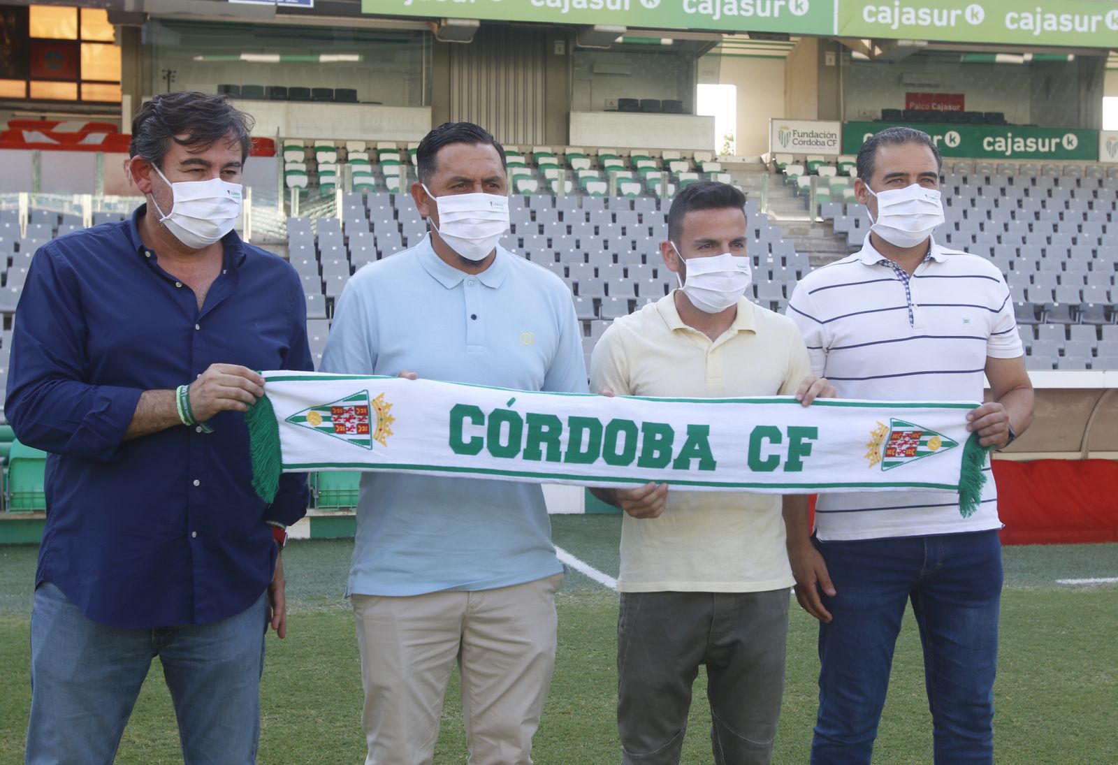 Las fotos de la presentación de Ariel Montenegro como técnico del Córdoba Femenino