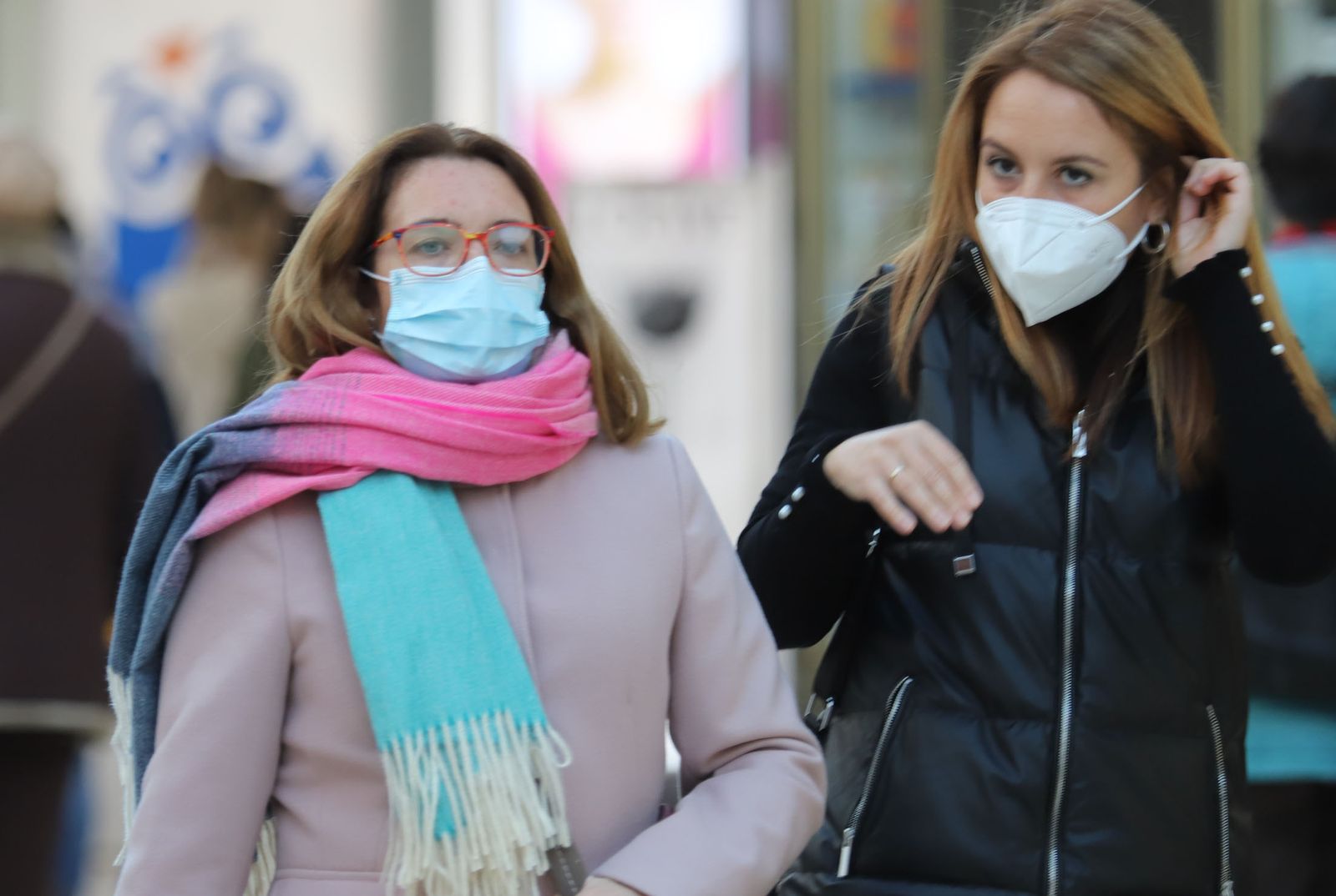 Jornada de frío intenso en las calles de Huelva