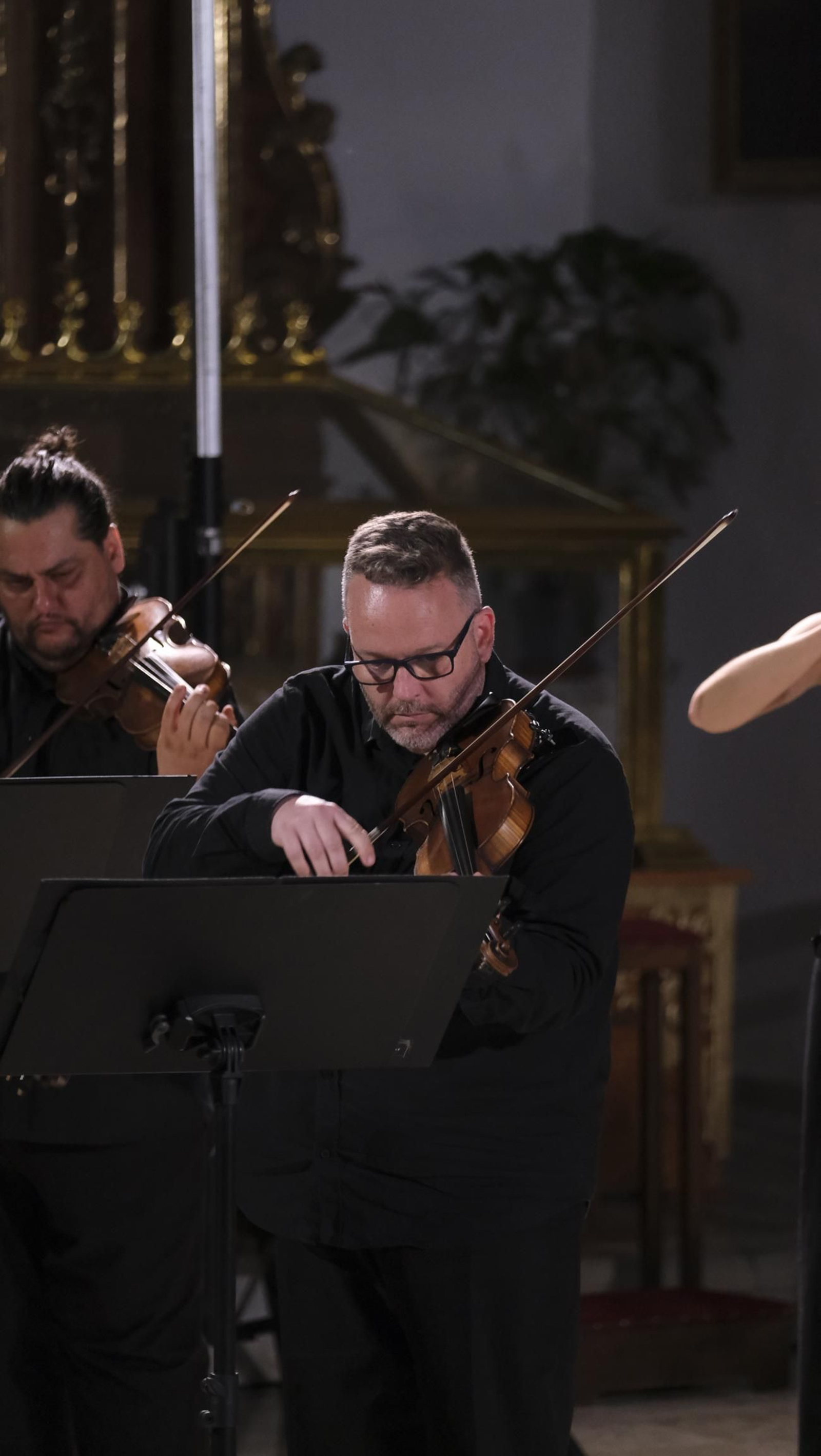 Concierto de la OCAL y del violinista Jesús Reina en Vélez Blanco, en imágenes