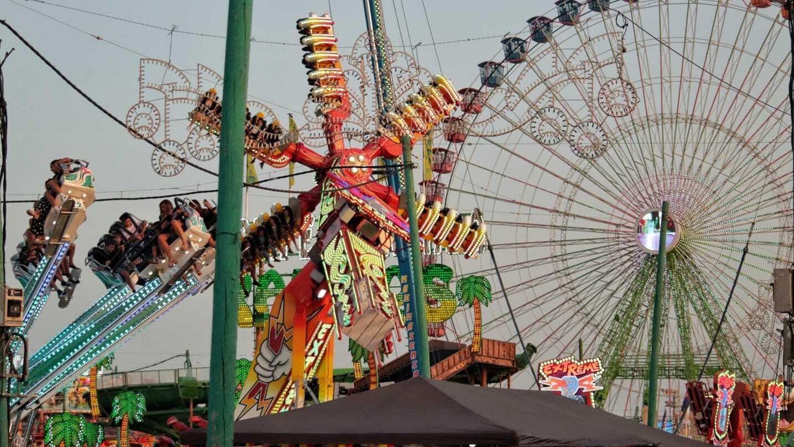 Atracciones en la Feria de Málaga.